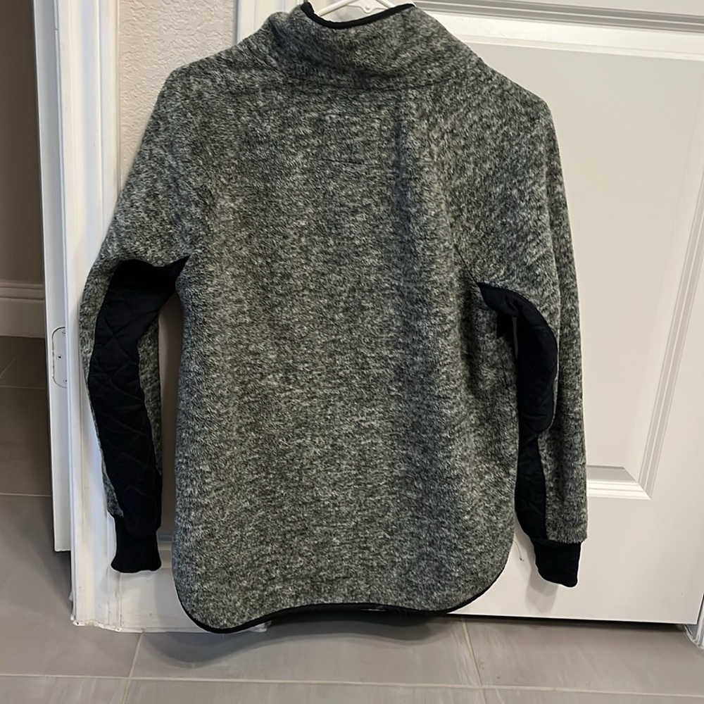 A&F Sweatshirt - Picture 2 of 3
